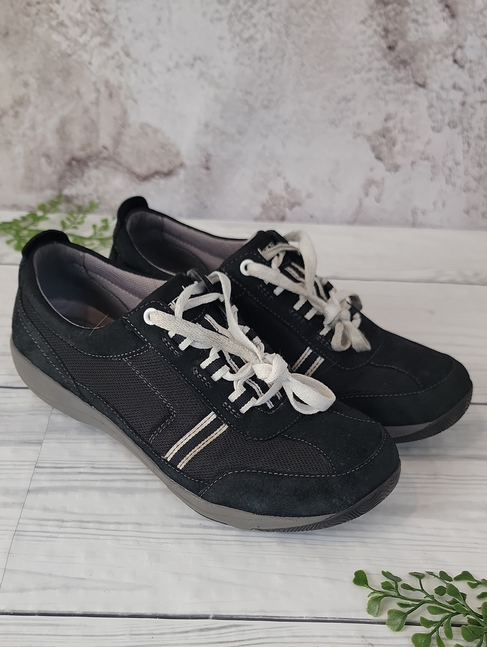 Dansko Heken Sneakers Women's Black Lace-Up Walking Shoes Size 8.5
